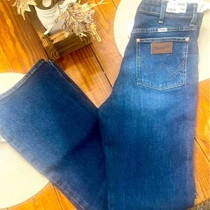 Wrangler High Rise Bootcut Brand New w/ Tags 28/34
